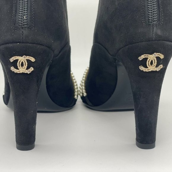 CHANEL 20A Suede Pearl Embellished CC Logo Heels Ankle Booties Boots - Picture 7 of 13